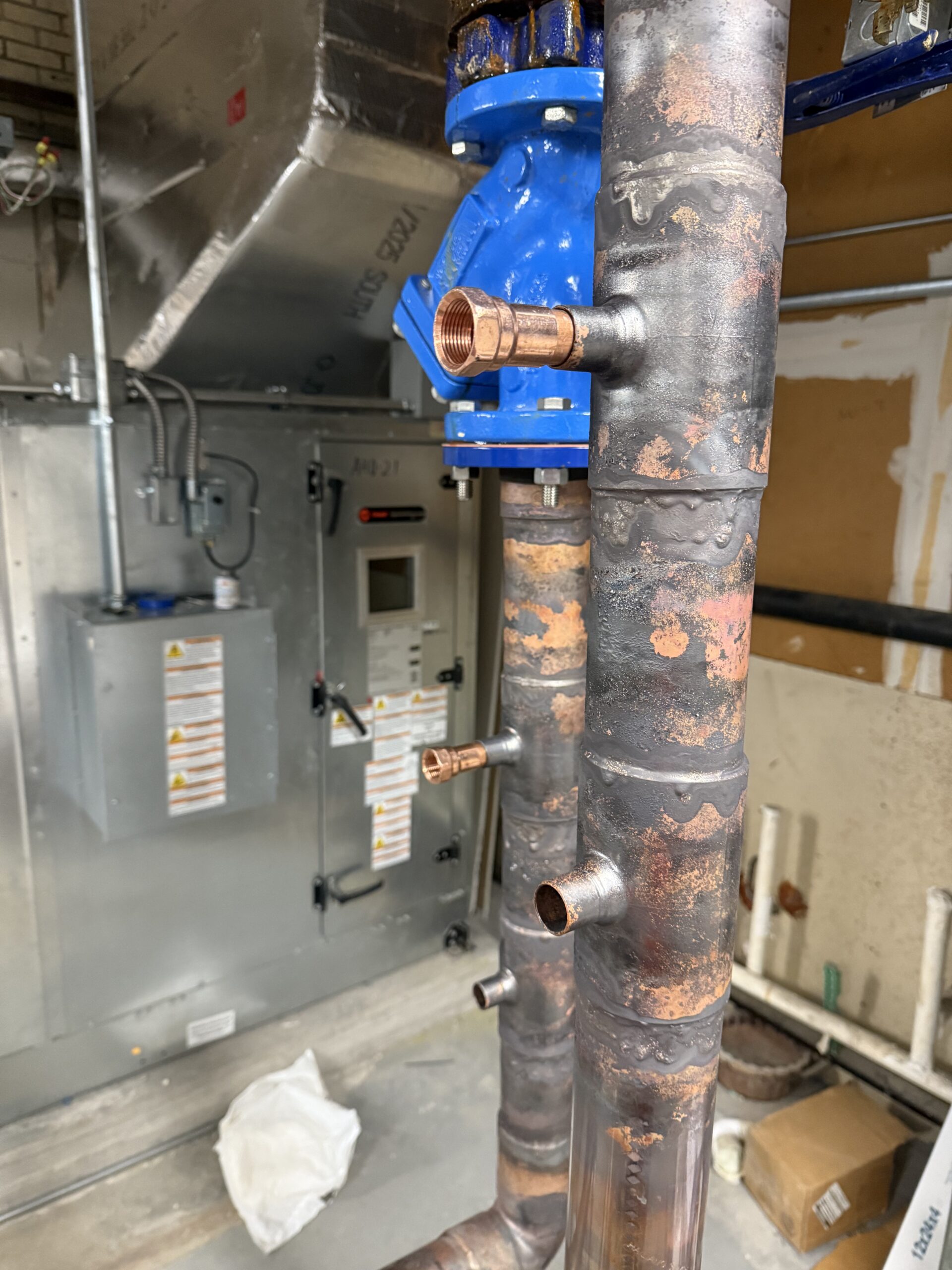 Commercial hydronic piping valves and mechanical room connections